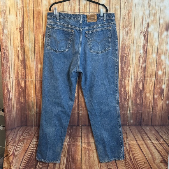 Levi’s Signature 530 Men’s Regular Fit Distressed Denim Blue Jeans Size 42x32 - Picture 2 of 7